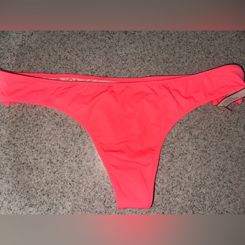 NWT Victoria’s Secret vintage Ruffle back Teenie Thong swim Bikini size L